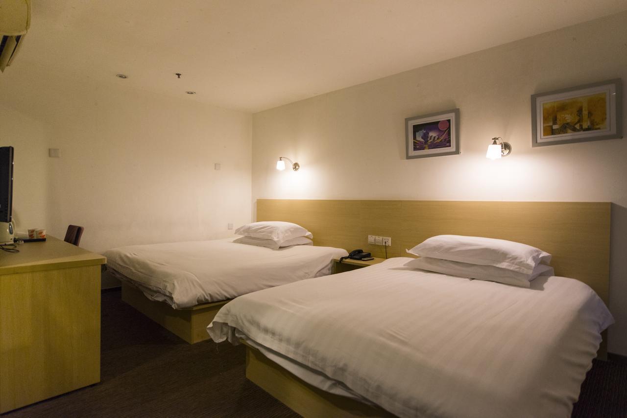 Motel Chongqing Jiefangbai Hongyadong Pedestrian Street Екстер'єр фото