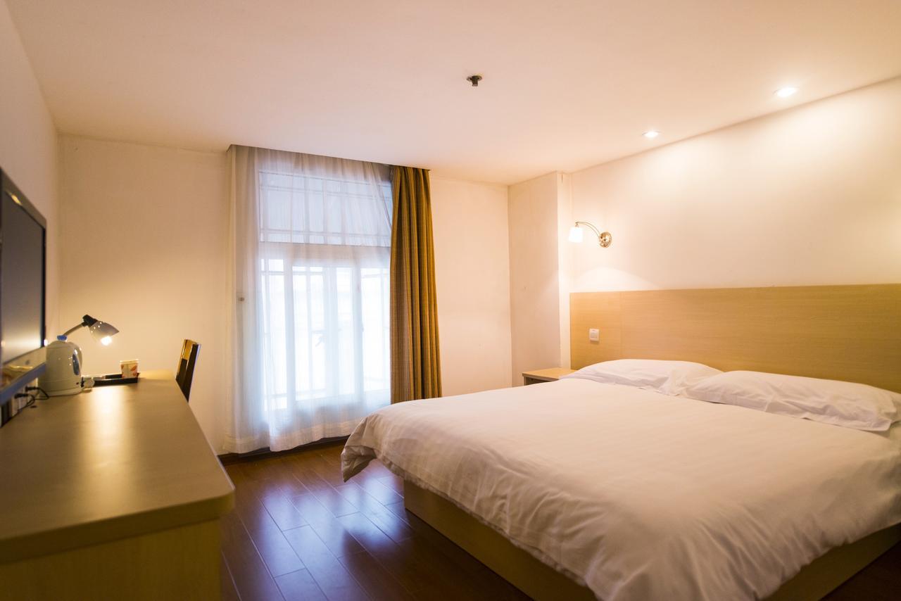 Motel Chongqing Jiefangbai Hongyadong Pedestrian Street Екстер'єр фото