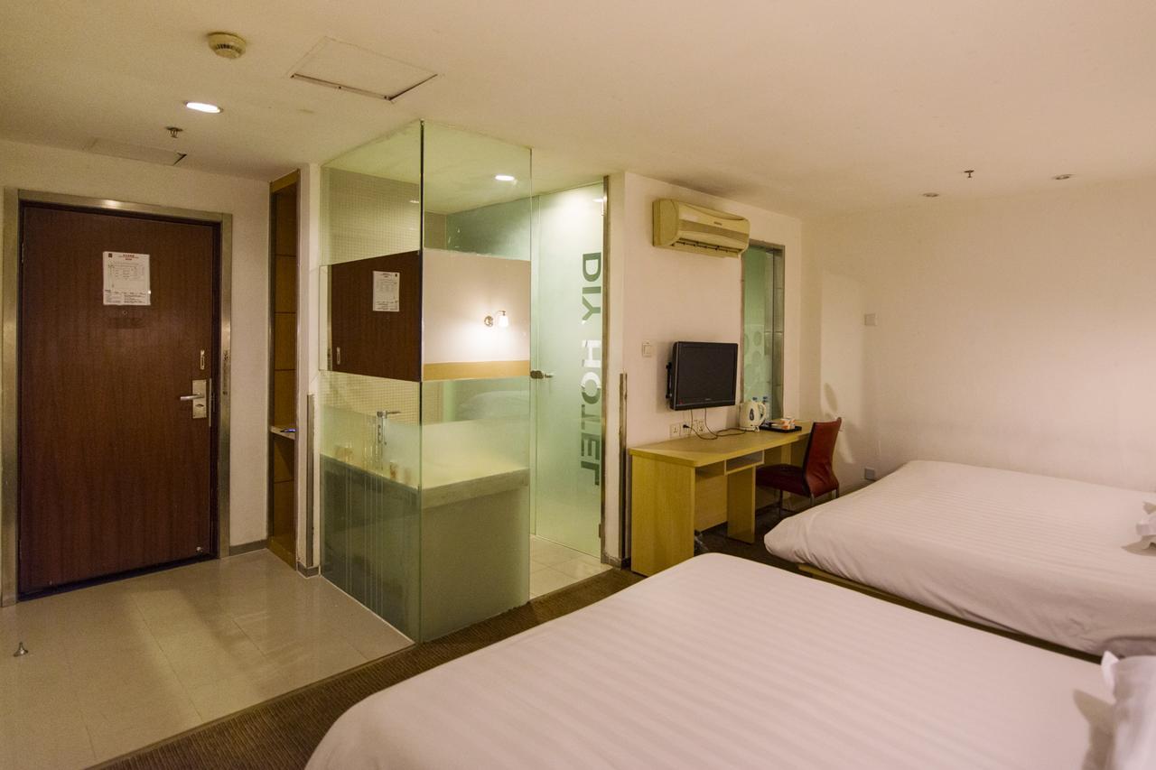 Motel Chongqing Jiefangbai Hongyadong Pedestrian Street Екстер'єр фото